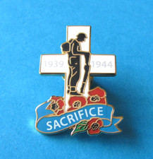 Soldier At Grave 1939 - 1944 " SACRIFICE " Remembrance Pin Badge. Enamel.