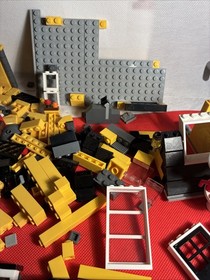 Lego City Beach House INCOMPLETE & NO BOX OR INSTRUCTIONS