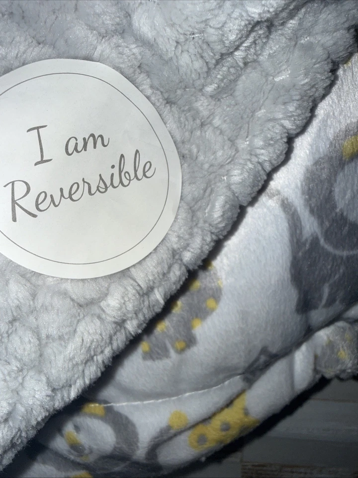 NUEVO CON ETIQUETAS Hogar Reversible Gris/Amarillo Visón y Pom Pom Piel Selva Elefante León Manta Foto 3 de 4