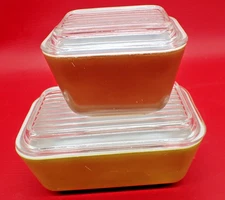 VINTAGE PYREX Brown #501 & Green #0502 1 /2 pt. Refrigerator Dishes w/ Lids