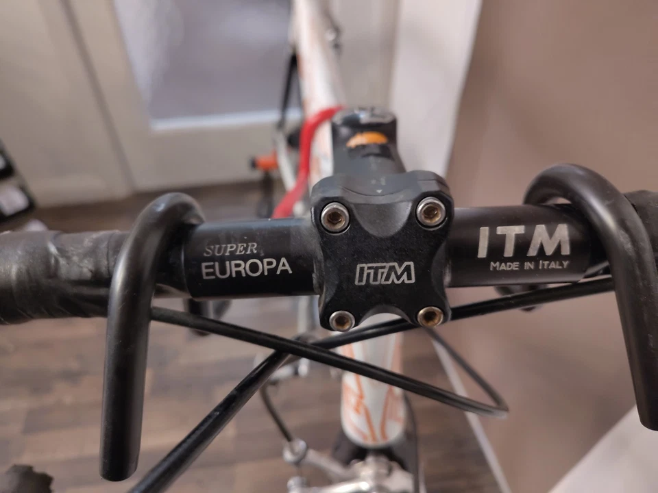 Rennrad Der Firma Felt zu Verkaufen Felgenbremsen Mit Alurahmen - Bild 2 von 4