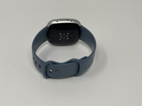 Fitbit Versa 4 Platine Aluminium avec Bandes Bleues Cascade FB523 Occasion - Photo 3/5