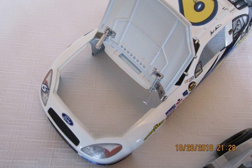 Mark Martin #6 "Salute Fantasy Car" 2005 Ford Taurus 1:24 Diecast (#0929) - Picture 9 of 12