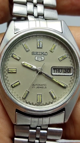 Vintage Seiko 5 Japan 7009 Automatic 17J Movement Day/Date Men's Wrist Watch - Video 1 of 1