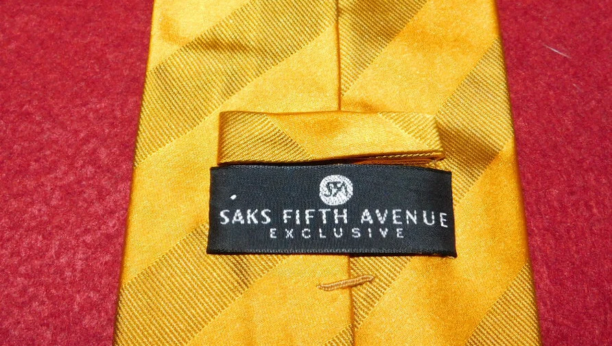 SAKS FIFTH AVENUE MADE IN ITALY GOLD/YELLOW STRIPED TIE - TIES - DESIGNER TIES. - Image 3 of 3