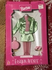 Vintage Barbie Fashion Avenue Boutique Fashion Set #18126 Green/Pink (N20)