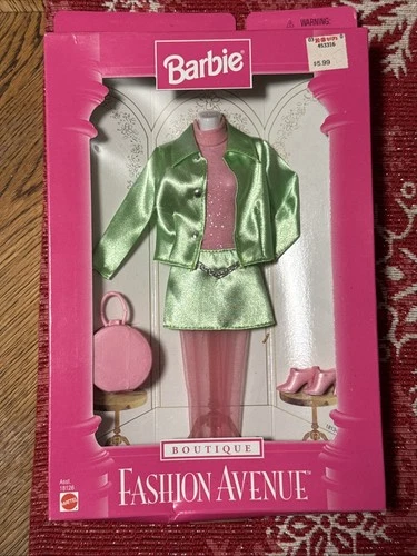 Vintage Barbie Fashion Avenue Boutique Fashion Set #18126 Green/Pink (N20)