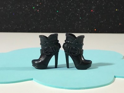BRATZ DOLL SHOES  BLACK HIGH HEEL ANKLE BOOTS ULTRA RARE PAIR  MGA COLLECTIBLE