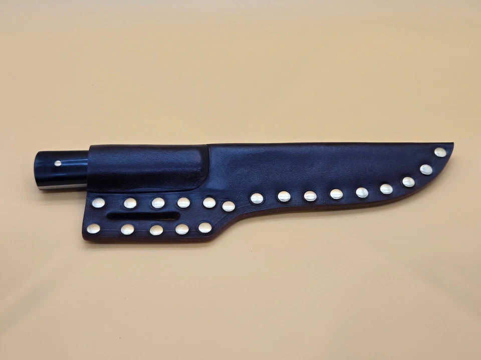 Cuchillo de caza con mango de cuerno con funda de cuero comercio de pieles cita de montañero Foto 3 de 4