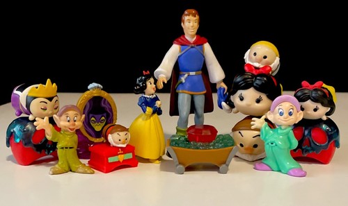 Lotto di 14 figurine e supporti Disney Tsum Tsum Biancaneve in vinile - Foto 17 di 17