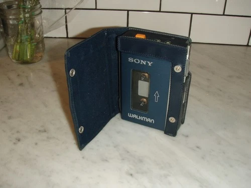 vintage SONY Japan WALKMAN blue portable Cassette Player TPS-L2 w/carry case
