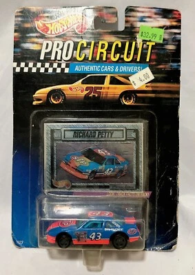 Hot Wheels Diecast Racing Cars Richard Petty 1992 Vehicle Year for