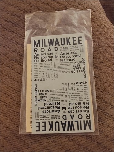 Walthers HO Decals #934-43220 Milwaukee Road 50' Steel Box Car