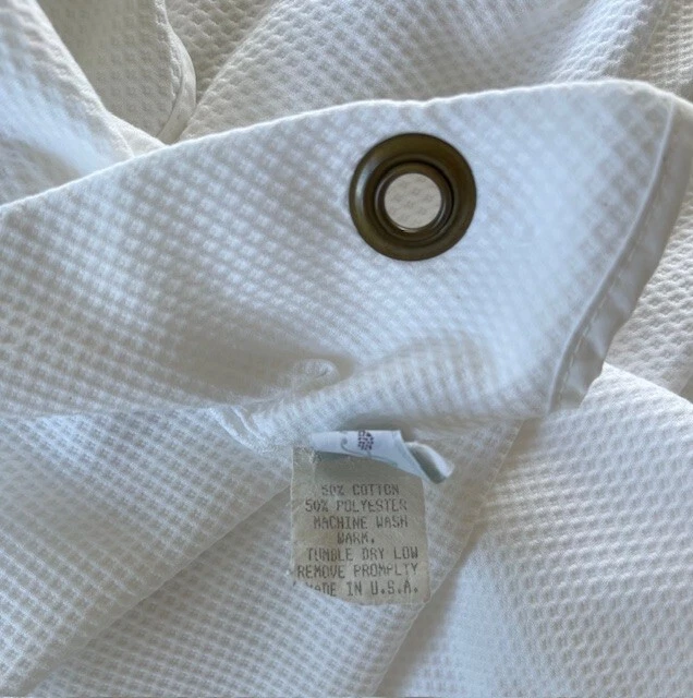 Cortina de ducha blanca Peacock Alley piqué vieira Foto 4 de 4