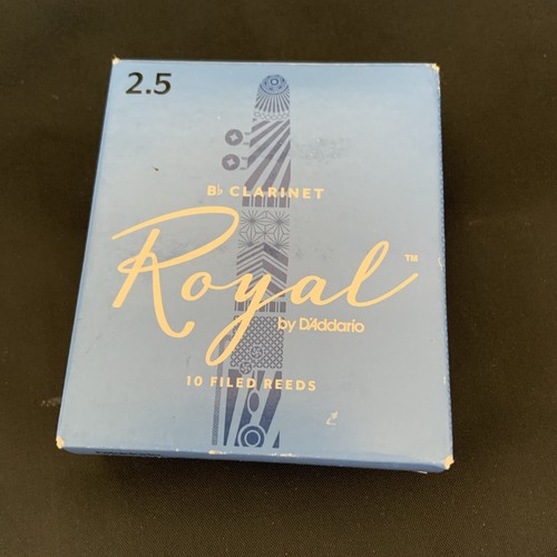 Rico Royal Clarinet Reed Bb 2.5 by D'Addario 9/10 left Open Box