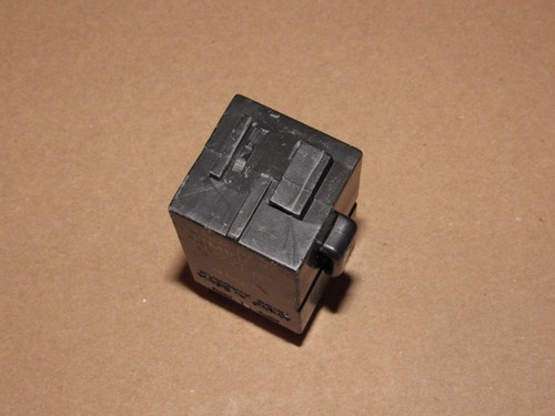 Fit For 90-97 Mazda Miata Timer Buzzer Relay NA02 67 720 - Picture 2 of 3