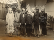 Vintage 1950's Photo of CREEPY KIDS HALLOWEEN DEMON - Costume Scary 84