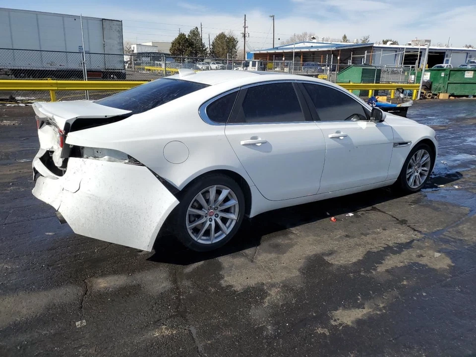 CONSOLA SUPERIOR GRIS T2H15697PVJ 2016-2019 JAGUAR XF Foto 4 de 4