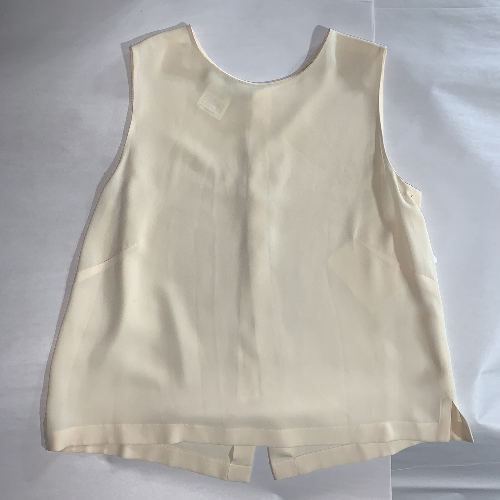 VINTAGE authentic CHANEL Size 44 beige silk sleev… - image 8