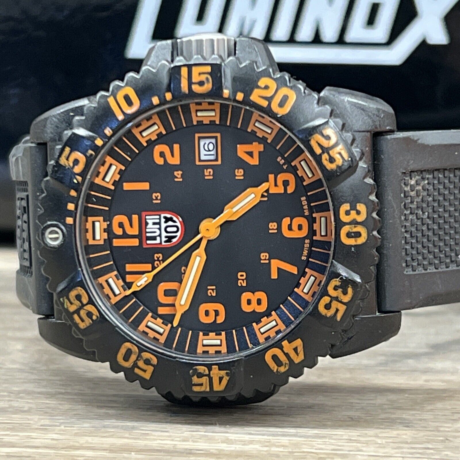 Luminox series 3050/3950-