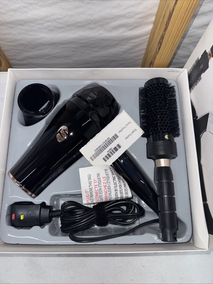 Secador de pelo profesional T3 Featherweight Luxe 2i negro con oro rosa Foto 4 de 4