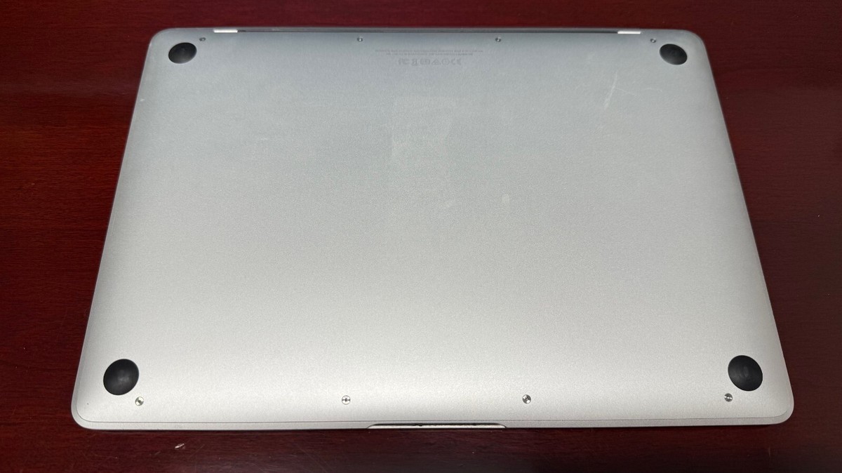 Apple MacBook 12 in 2015 Silver/Intel Core M 1.1 GHz, 256 GB Apple MacBook 12 in 2015 Silver/Intel Core M 1.1 GHz, 256 GB