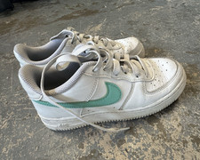 Nike Air Force 1 Low Top Leather Lace-Up Sneakers White/Green Kids 3.5Y