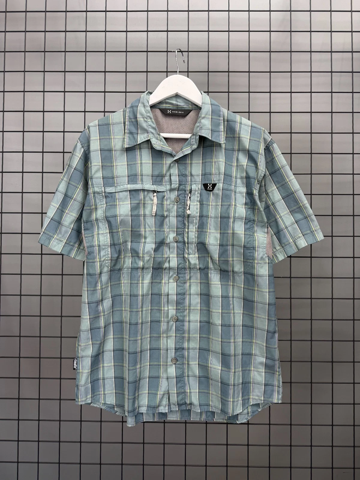 Haglofs Mens Hiking Shirt Large Short Sleeve Outdoor Travel Lightweight Ventilat