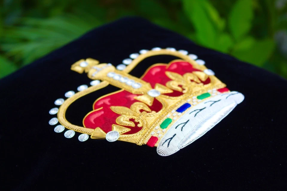 The Crown Gold/ Silver bullion embroidered Pillow Case, on black velvet, stitche - Image 4 of 4