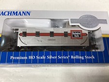 Bachmann 14001 HO scale Burlington streamlined caboose Rd. 13530