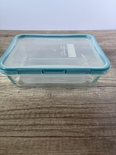 Snapware Pyrex 9x7 Airtight Plastic Food Stor...