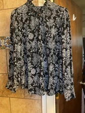 Talbots XL Round Keyhole Neck Long Sleeve Black And White Floral Blouse