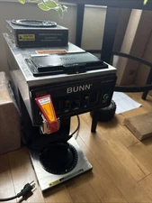 BUNN CWTF15 SERIES 12 cup Coffee Brewer w/ 3 Warmers