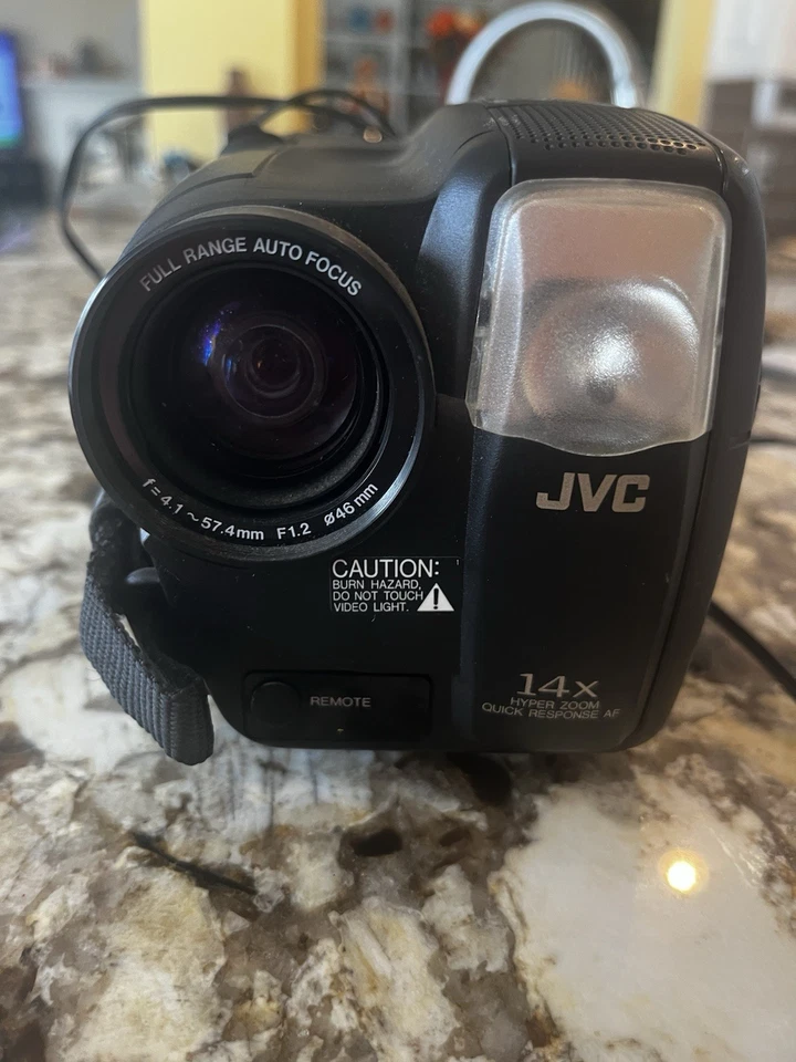 JVC Camcorder Model GR-AX655U Video Movie Compact VHS Intelligent Function - Image 4 of 4