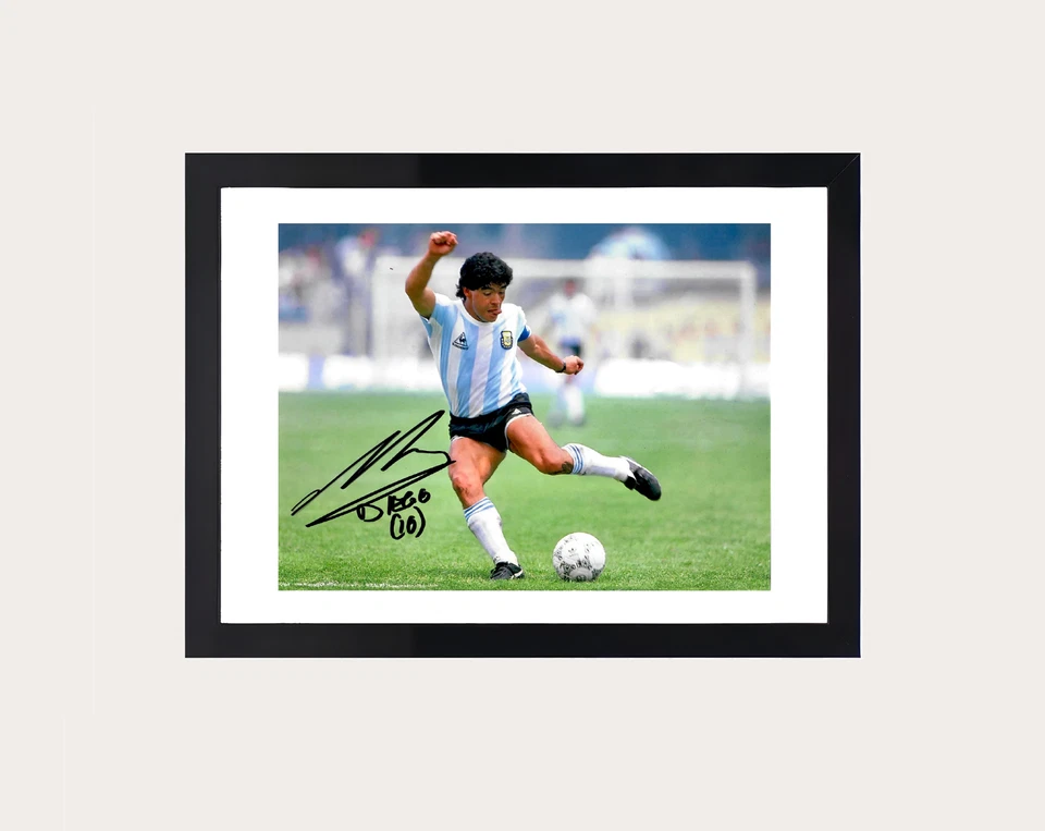 Diego Maradona Autograph + COA - Bild 2 von 3