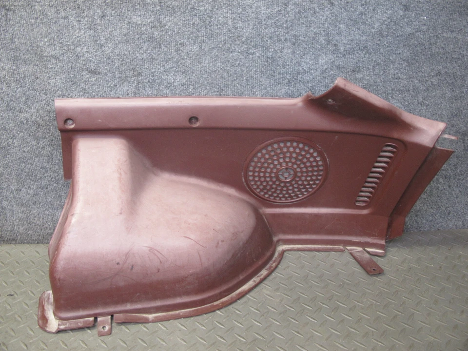 84-85 MAZDA RX7 FB CUARTO TRASERO IZQUIERDO Y DERECHO MALETERO EMBELLECEDOR PANEL CONJUNTO ROJO OEM Foto 3 de 4