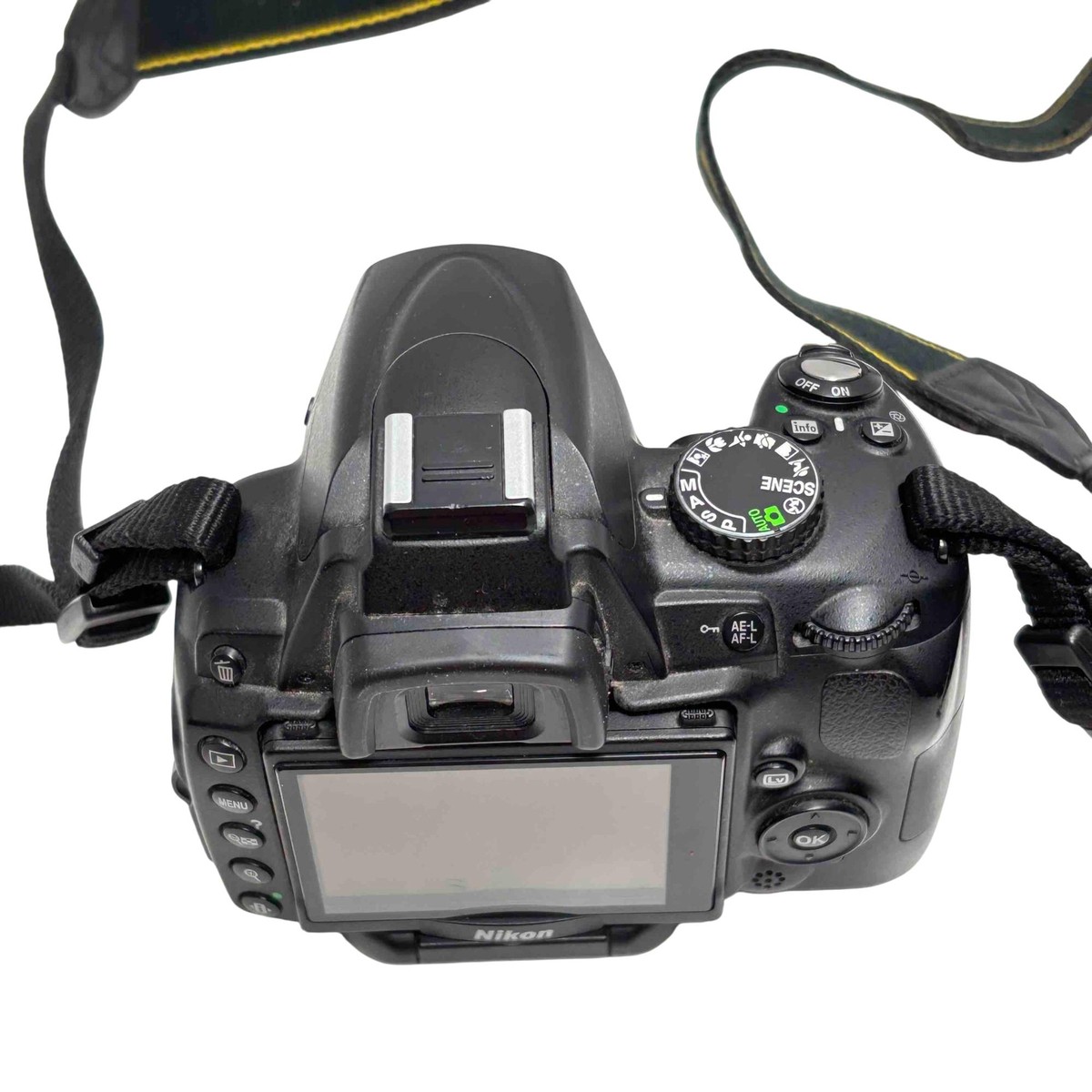 Nikon D5000 12.3MP DSLR Camera AF-S DX NIKKOR 18-55mm f/3.5 Nikon D5000 12.3MP DSLR Camera AF-S DX NIKKOR 18-55mm f/3.5