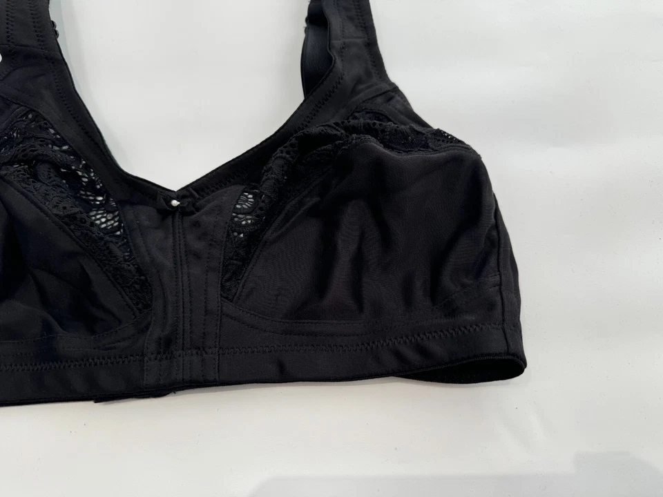 Бюстгальтер Naturana без проводов с кружевной отделкой и жестким контролем размер 34DD черный - Изображение 2 из 4