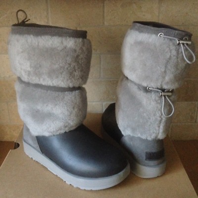 UGG REYKIR WATERPROOF METAL LEATHER FUR SHORT WINTER BOOTS SIZE US 7 WOMENS