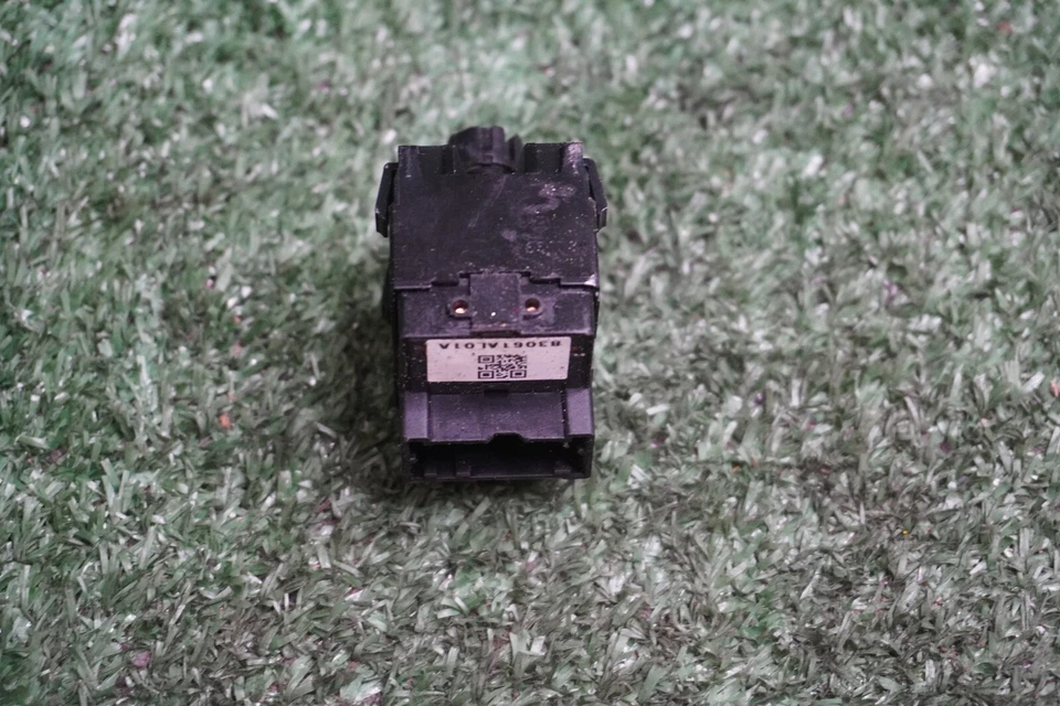 Interruptor de espejo retrovisor Subaru Outback 2015 2016 2017 2018 2019 OEM 83061AL01A Foto 2 de 3