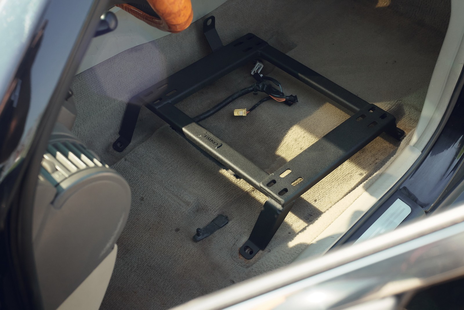 Taiko Pair L+R Racing seat bracket adapter for Infiniti G35 Nissan Skyline Sedan