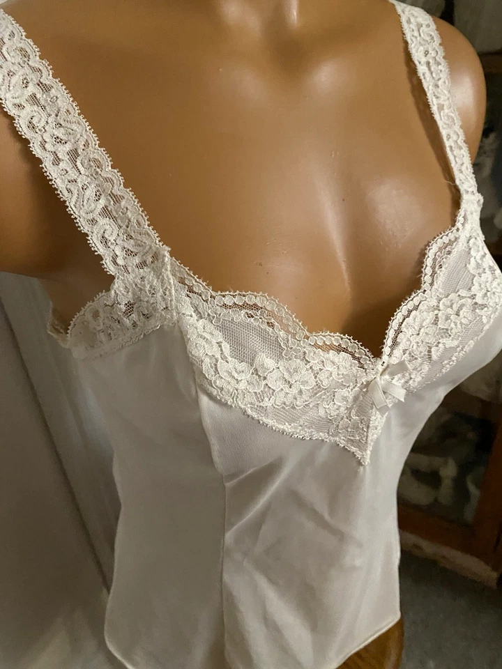 DE COLECCIÓN AÑOS 60 LENCERÍA OLGA BLANCA CON CANESÚ DE ENCAJE Y CORREAS CAMISOLA SLIP TOP TALLA S Foto 4 de 4