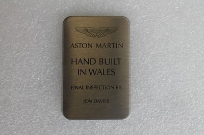 Aston Martin Motorraumplakette/DBX Engine Plaque