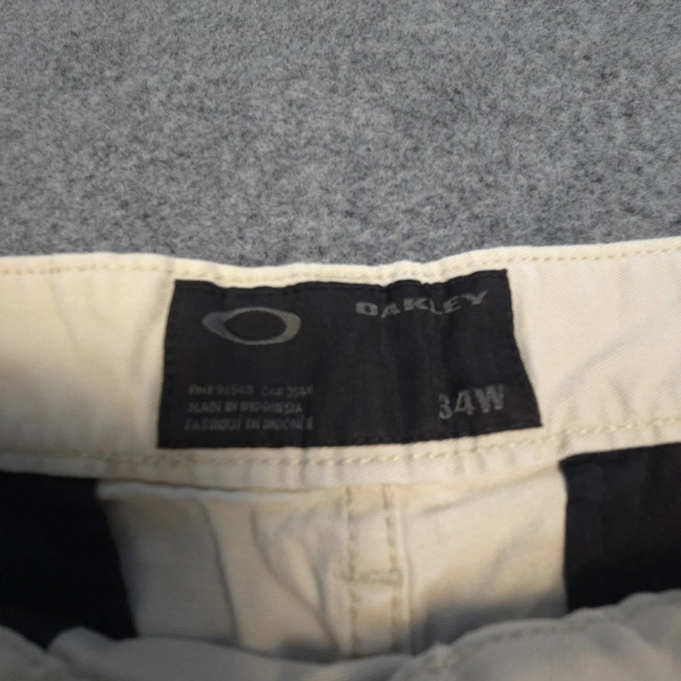 Oakley Shorts Mens 34 beige golf chino stretch summer zip fly walking size 34 - image 4 of 4