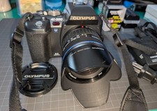 Excellent condition OLYMPUS E-500 digital SLR camera with ZUIKO DIGITAL lens set