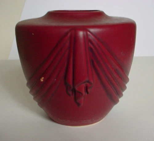 Nice Vintage 6 5/8" Weller Regenda Mulberry Vase-21" Circumference