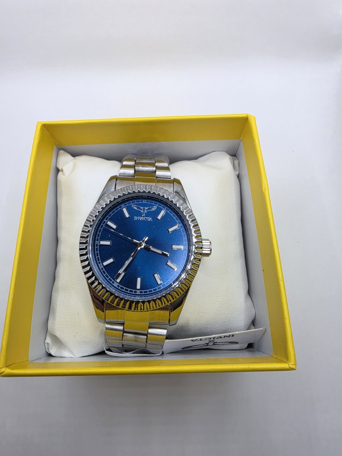 69015 - Invicta Specialty Mens Watch - 40mm
