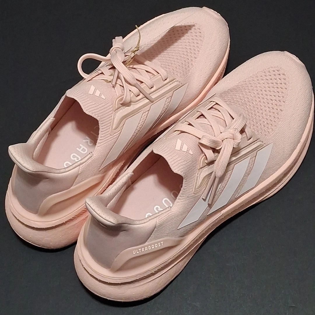 adidas gazelle silver green womens adidas ULTRABOOST 22 Running Shoes | Triple White