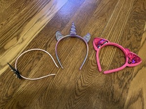 Lot of 3 Girls Headbands, Unicorn And Kitty,  Excellent Condition….preowned