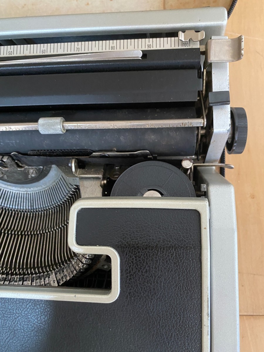 Olivetti Lettera DL Typewriter Vintage With Case | eBay